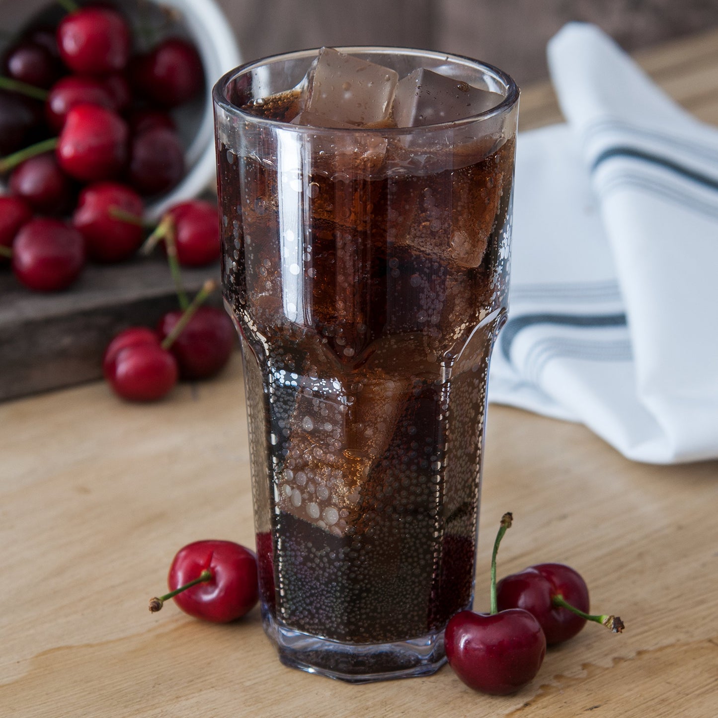 Carlisle FoodService Products Louis Clear Tumbler Short Glass for Restaurants, Catering, Kitchens, Plastic, 6 Ounces, Clear