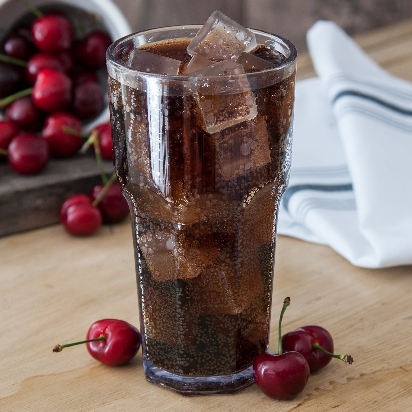 Carlisle FoodService Products Louis Clear Tumbler Short Glass for Restaurants, Catering, Kitchens, Plastic, 6 Ounces, Clear